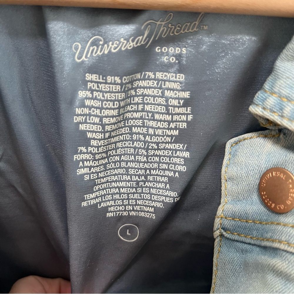 Universal Thread Light Blue Denim Jacket Frayed Hem L - Picture 7 of 8